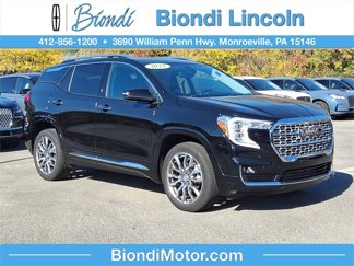 Used 2022 GMC Terrain Denali image 1