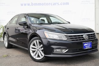 Used 2018 Volkswagen Passat 2.0T SE image 1