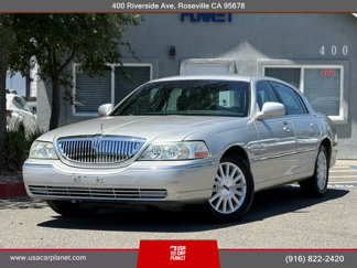 Used 2004 Lincoln Town Car Signature image 1