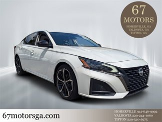Used 2023 Nissan Altima 2.5 SR w/ SR Premium Package image 1