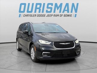 New 2025 Chrysler Pacifica Select image 1
