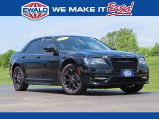 Used 2023 Chrysler 300 Touring L w/ Popular Equipment Group image 1