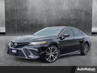 Used 2018 Toyota Camry SE image 1