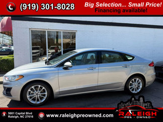Used 2020 Ford Fusion SE image 1