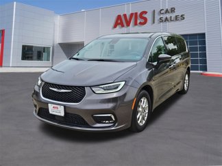 Used 2023 Chrysler Pacifica Touring-L image 1