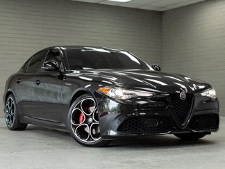Used 2022 Alfa Romeo Giulia Veloce image 1