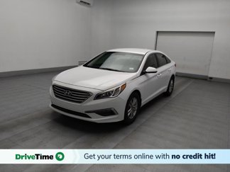 Used 2015 Hyundai Sonata SE image 1