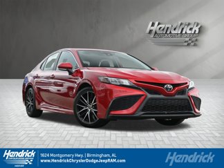 Used 2022 Toyota Camry SE image 1