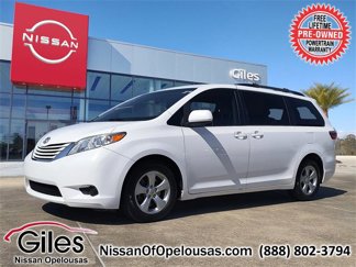 Used 2017 Toyota Sienna LE image 1