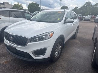 Used 2017 Kia Sorento LX w/ LX Convenience Package image 1