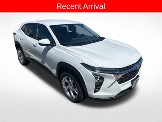 Used 2024 Chevrolet Trax LS w/ LS Convenience Package image 1