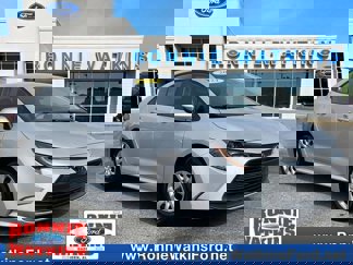 Used 2024 Toyota Corolla LE image 1