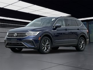 Used 2023 Volkswagen Tiguan SE w/ Panoramic Sunroof Package image 1