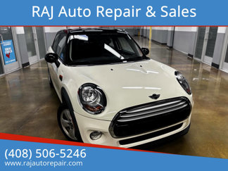 Used 2015 MINI Cooper 4-Door Hardtop image 1