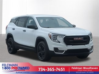 Used 2024 GMC Terrain SLE image 1
