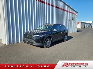 Certified 2022 Toyota Corolla Cross LE image 1