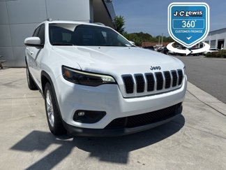 Used 2019 Jeep Cherokee Latitude w/ Popular Appearance Group image 1