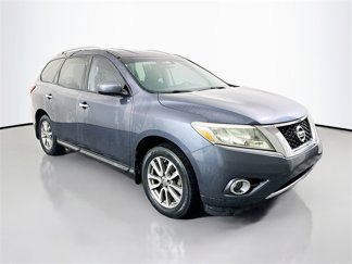 Used 2014 Nissan Pathfinder SV image 1