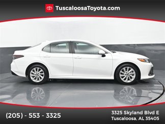 Used 2022 Toyota Camry LE image 1
