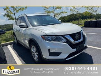 Used 2020 Nissan Rogue SV image 1