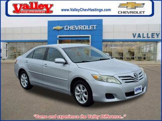 Used 2011 Toyota Camry LE image 1