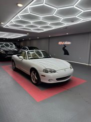 Used 2002 MAZDA MX-5 Miata SE image 1