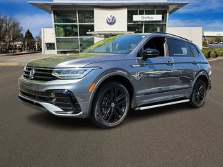 Used 2022 Volkswagen Tiguan SE R-Line image 1