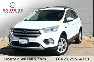 Used 2017 Ford Escape SE w/ Equipment Group 201A image 1