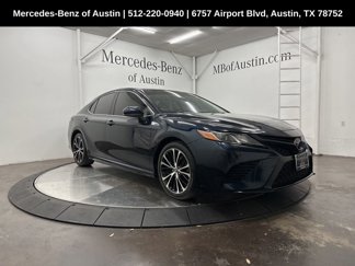 Used 2018 Toyota Camry SE image 1