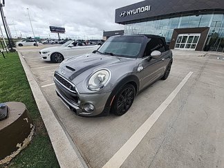 Used 2018 MINI Cooper S image 1