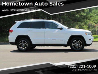 Used 2018 Jeep Grand Cherokee Laredo image 1