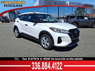 New 2025 Nissan Kicks Play S image 1