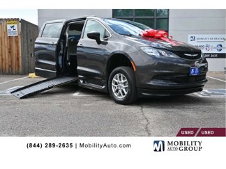 Used 2021 Chrysler Voyager Lxi image 1