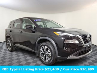 Used 2021 Nissan Rogue SV image 1