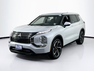 Used 2022 Mitsubishi Outlander ES image 1