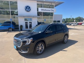 Used 2022 GMC Terrain SLT w/ Infotainment Package II image 1
