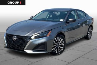 Used 2024 Nissan Altima 2.5 SV image 1