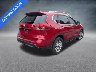 Used 2017 Nissan Rogue SV image 1