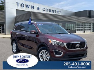 Used 2017 Kia Sorento LX image 1