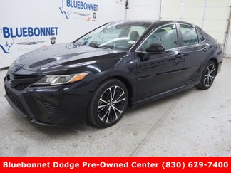 Used 2018 Toyota Camry image 1