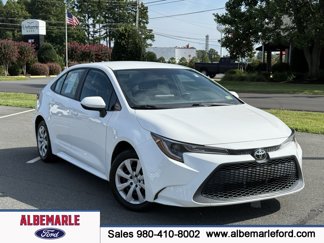 Used 2022 Toyota Corolla LE image 1