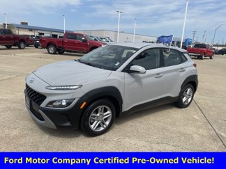 Used 2023 Hyundai Kona SE image 1
