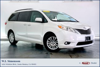 Used 2017 Toyota Sienna XLE image 1