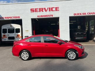 Used 2022 Hyundai Accent SE image 1