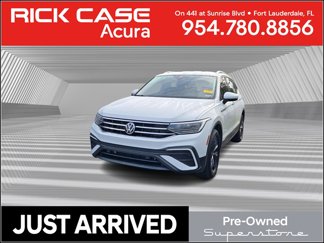 Used 2022 Volkswagen Tiguan SE image 1