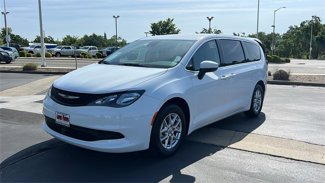 Used 2023 Chrysler Voyager LX image 1