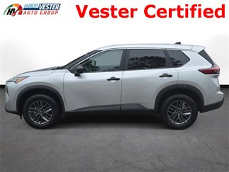 Used 2024 Nissan Rogue S image 1