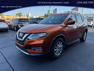 Used 2017 Nissan Rogue SV w/ SV Premium Package image 1