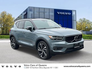 Certified 2022 Volvo XC40 T5 R-Design w/ Climate Package image 1
