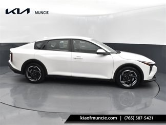 New 2025 Kia K4 EX image 1